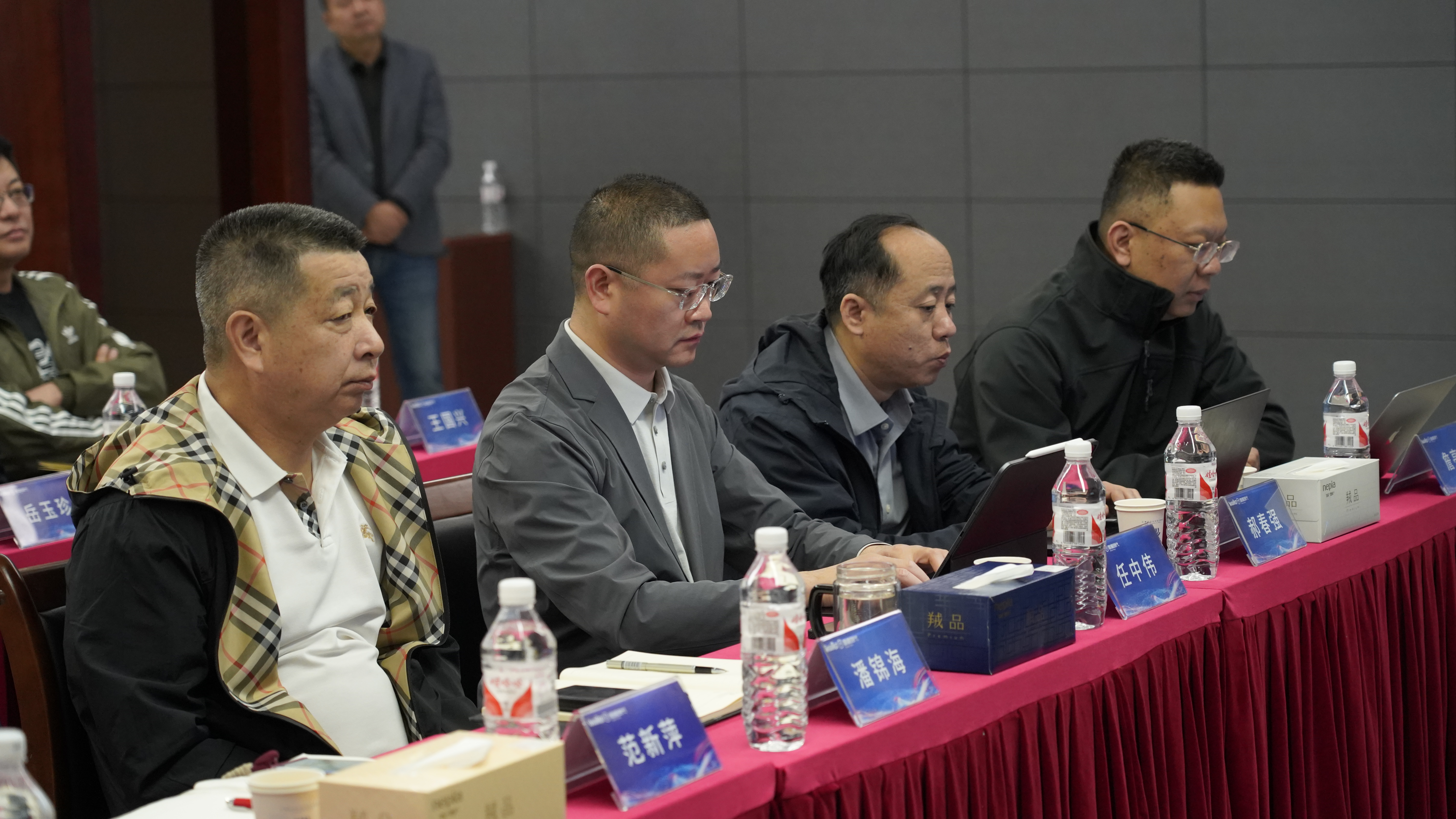 �ڲ��������רҵЧ��,����Ϊ��